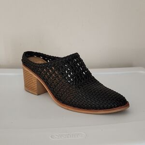 Time and Tru Woven Mules